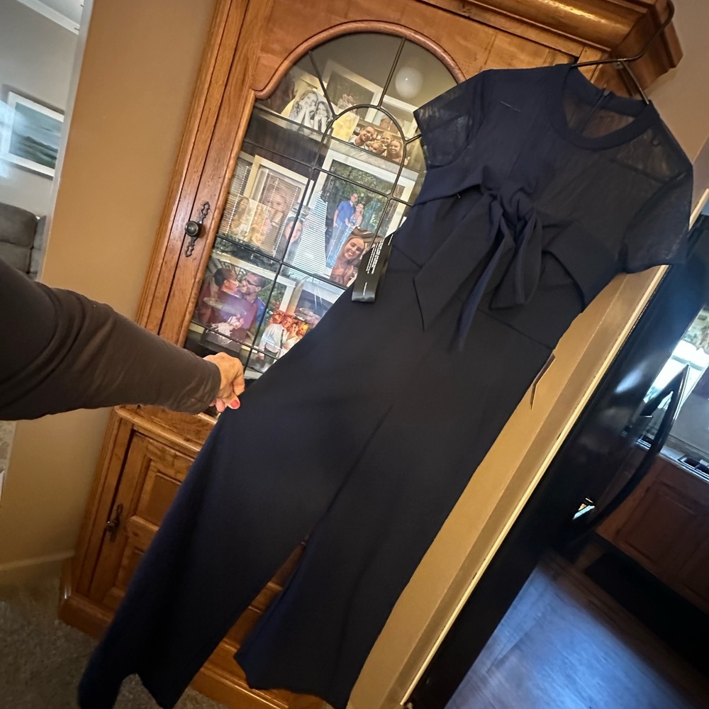 NEW NWT Elegant Navy Blue Women's JUMPSUIT. SIZE 10. Wedding. Party. Cruise NICE